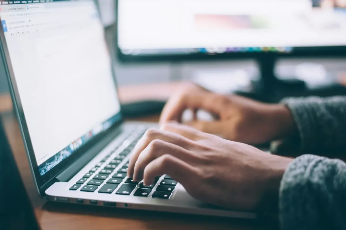 Jakie funkcje powinna mieć strona internetowa, żeby skutecznie pozyskiwać klientów?